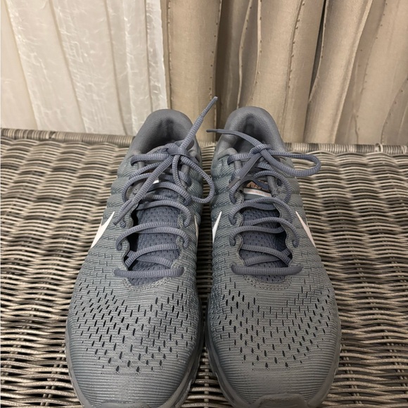 Womens  air max 270 like new worn 2x - Picture 2 of 5